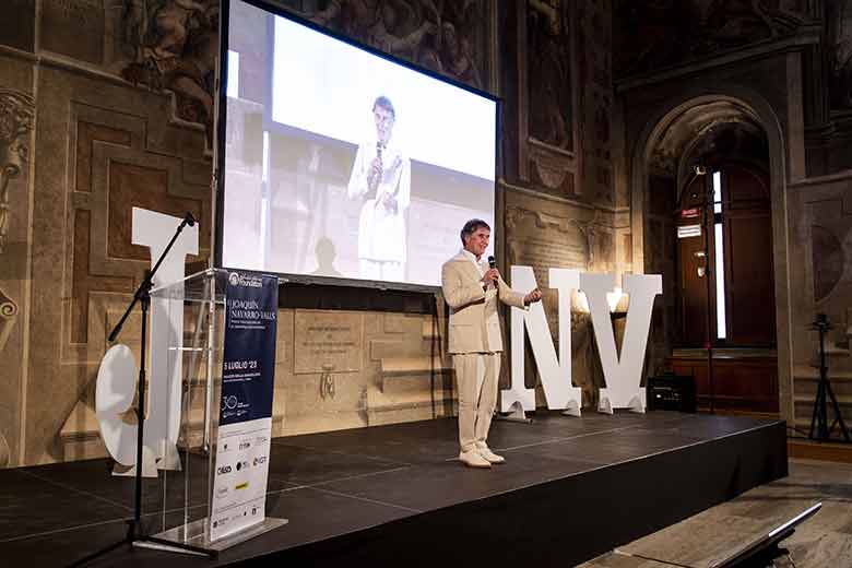 Brunello Cucinelli receives the 'Joaquín Navarro-Valls' Award;