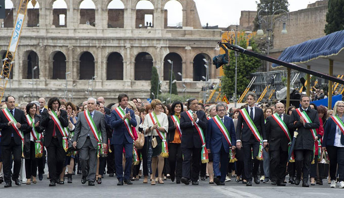 Alla Sfilata Del 2 Giugno Anche 400 Sindaci Romasette